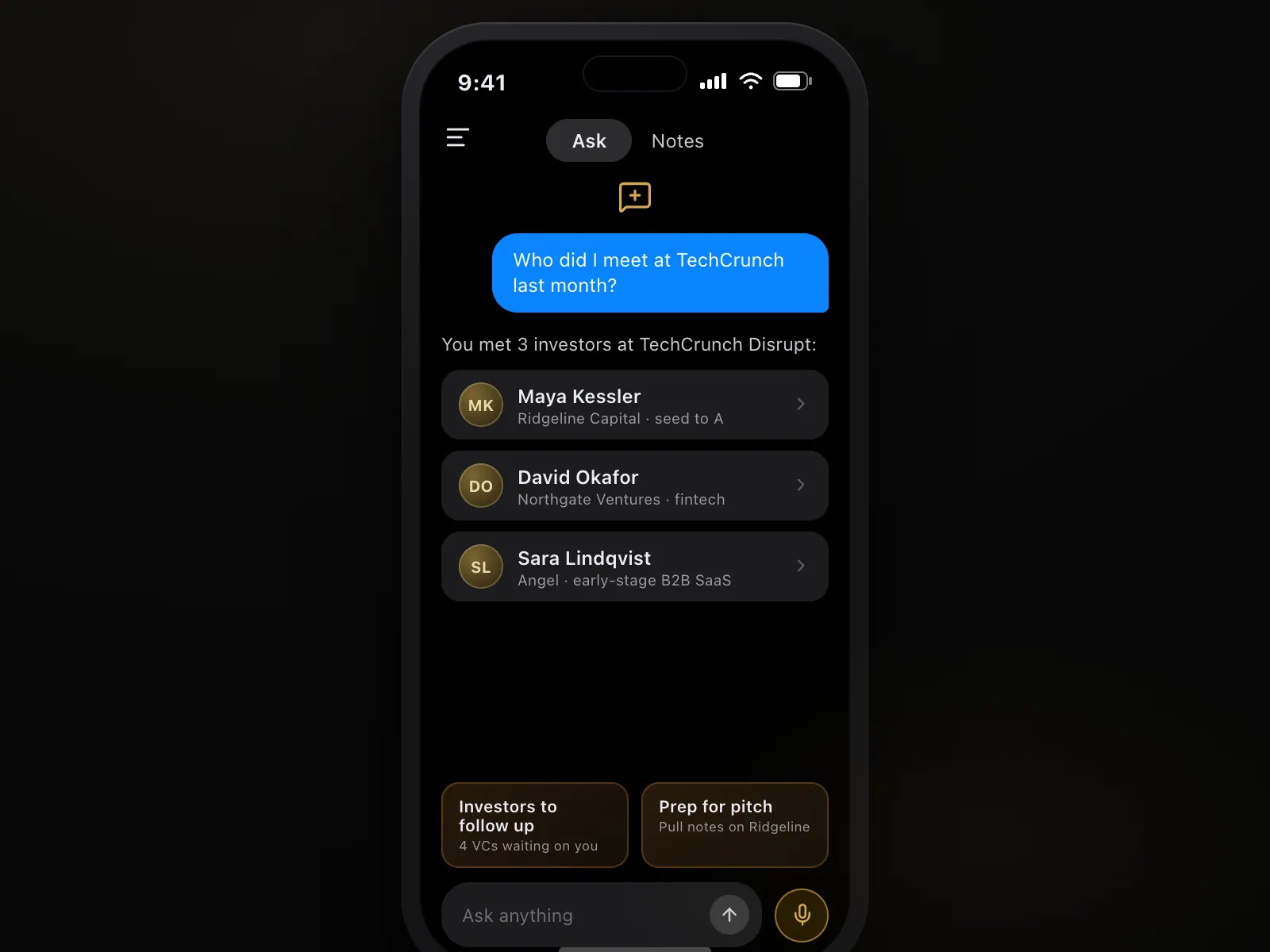 El Concierge IA respondiendo a la pregunta de un fundador sobre a quién conoció en TechCrunch con una lista de inversores
