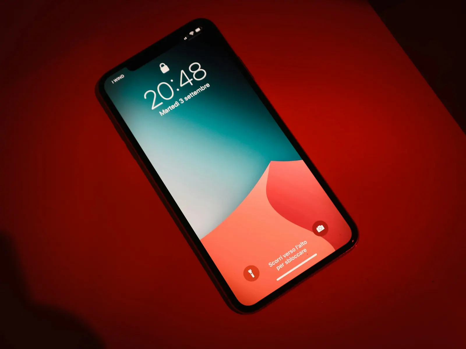 Schermata di blocco del telefono pronta a presentare un biglietto da visita digitale